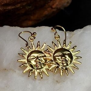 SUN Jewelry Dainty 14k Gold Plated Hypoallergenic Lightweight Earrings